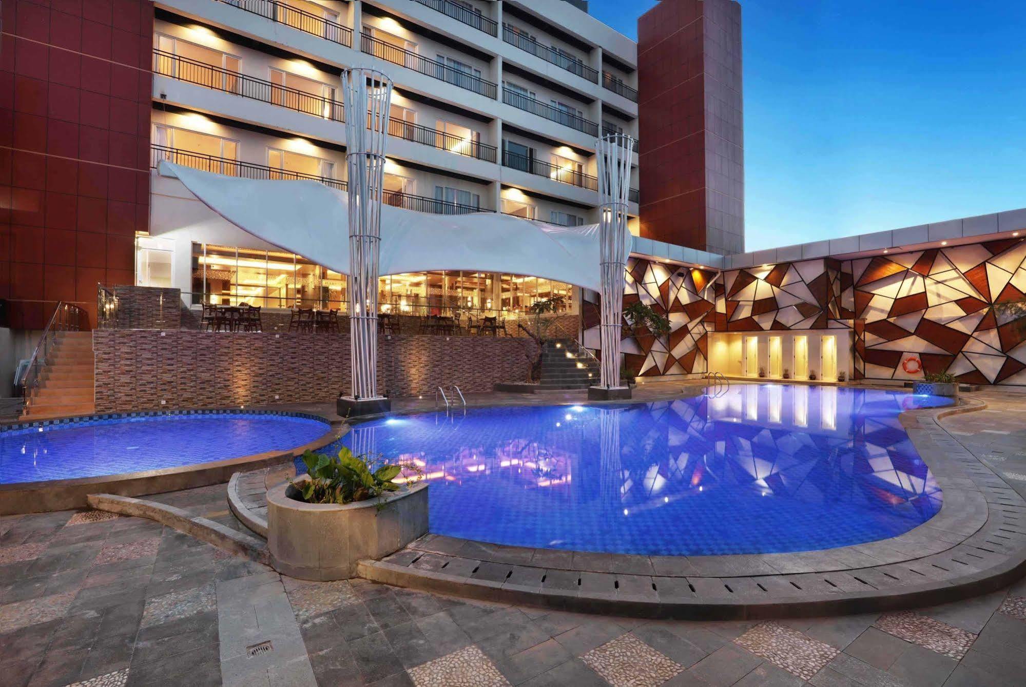 Hotel Harper Perintis By Aston Makasar Exteriér fotografie